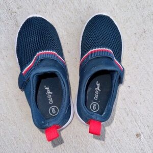 Toddler size 9 Cat & Jack Water shoes. Swim, boat, river sandals. Worn once.